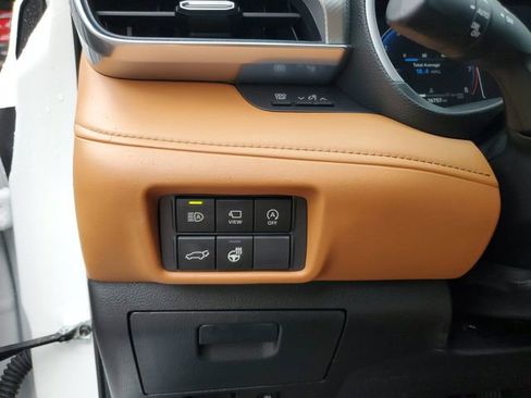 Used 2023 Toyota Highlander Platinum image 29