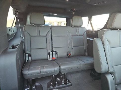 Used 2024 Chevrolet Suburban RST w/ Luxury Package RWD image 11