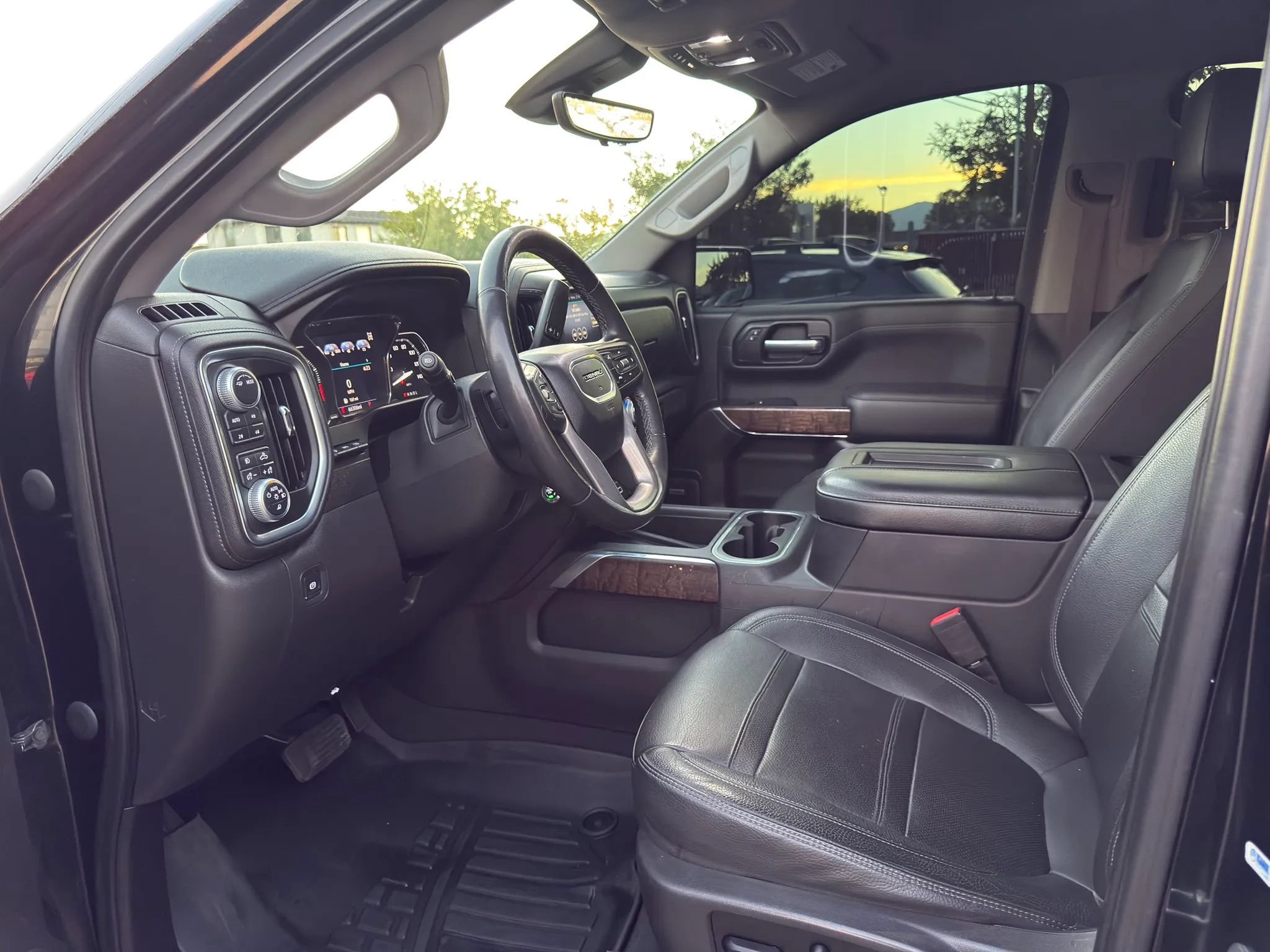 Used 2020 GMC Sierra 1500 Denali w/ Technology Package AWD/4WD image 11