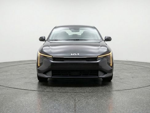 Used 2025 Kia K4 LXS image 2