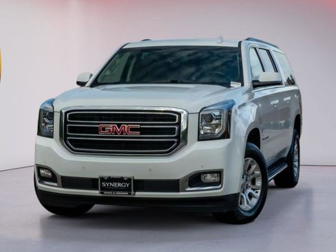 Used 2017 GMC Yukon XL SLT RWD image 1