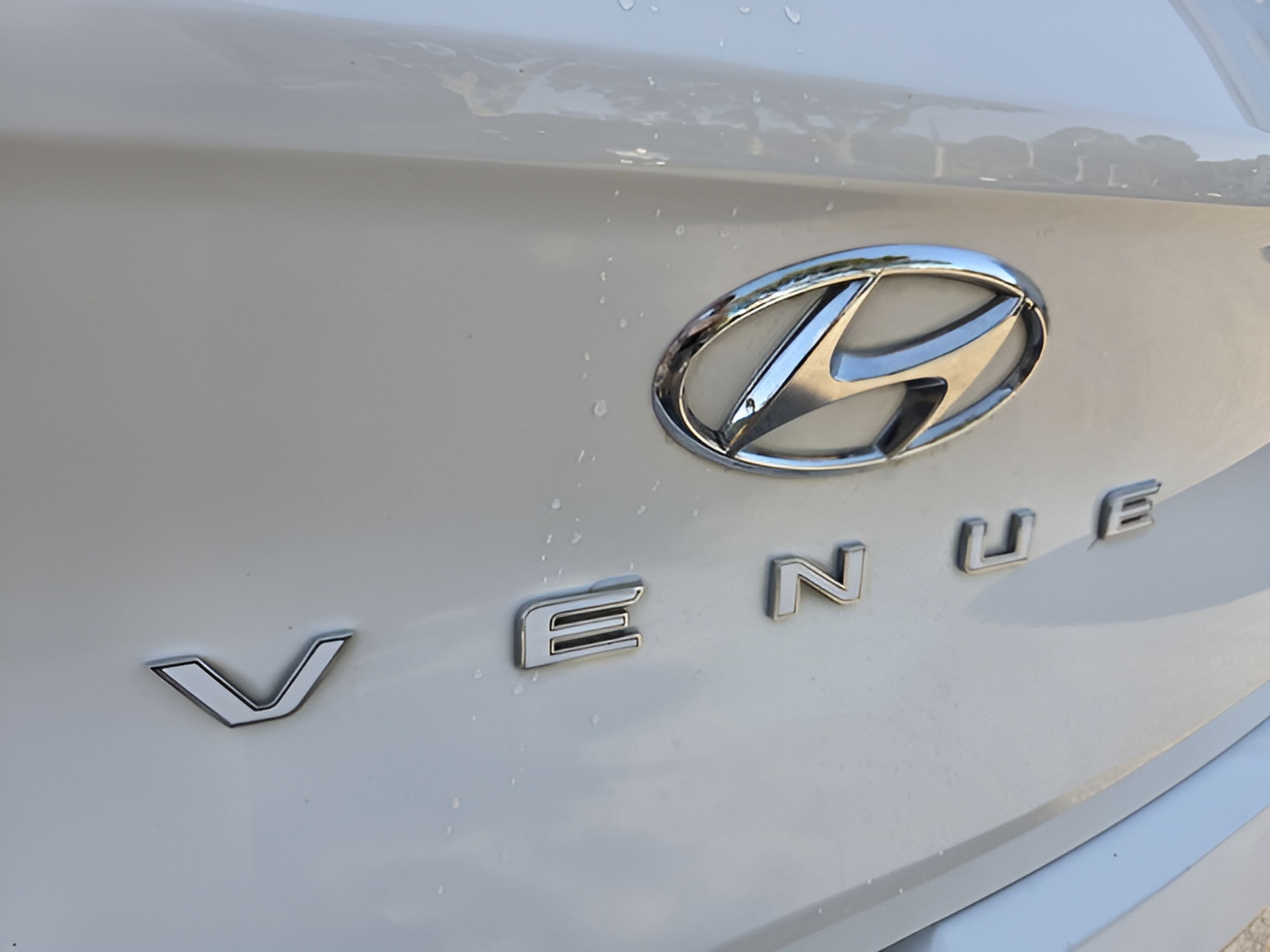 Used 2025 Hyundai Venue SEL FWD image 33