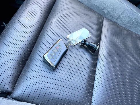 Used 2024 Lexus RX 450h Luxury image 14