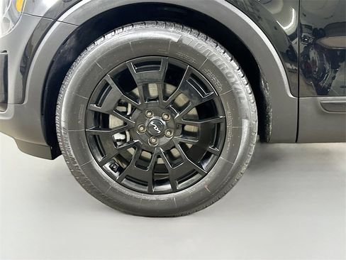 Used 2022 Kia Telluride SX w/ Nightfall Edition Package image 8