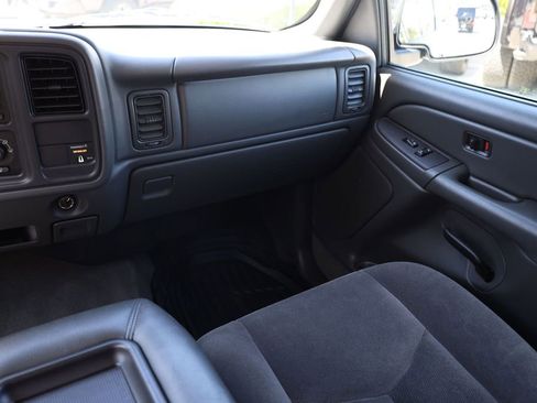 Used 2004 GMC Sierra 1500 SLE w/ Off-Road Package AWD/4WD image 22