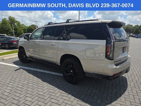 Used 2022 Cadillac Escalade ESV Sport Platinum w/ LPO, ONYX Package AWD/4WD image 4