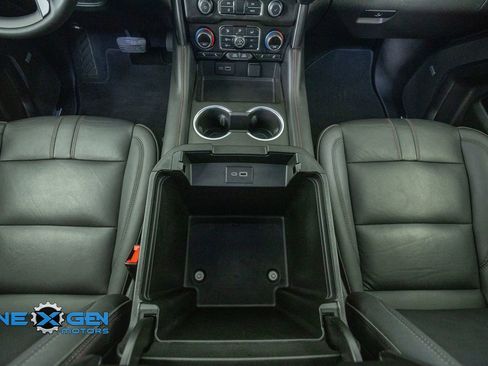 Used 2024 Chevrolet Suburban RST w/ Luxury Package AWD/4WD image 32