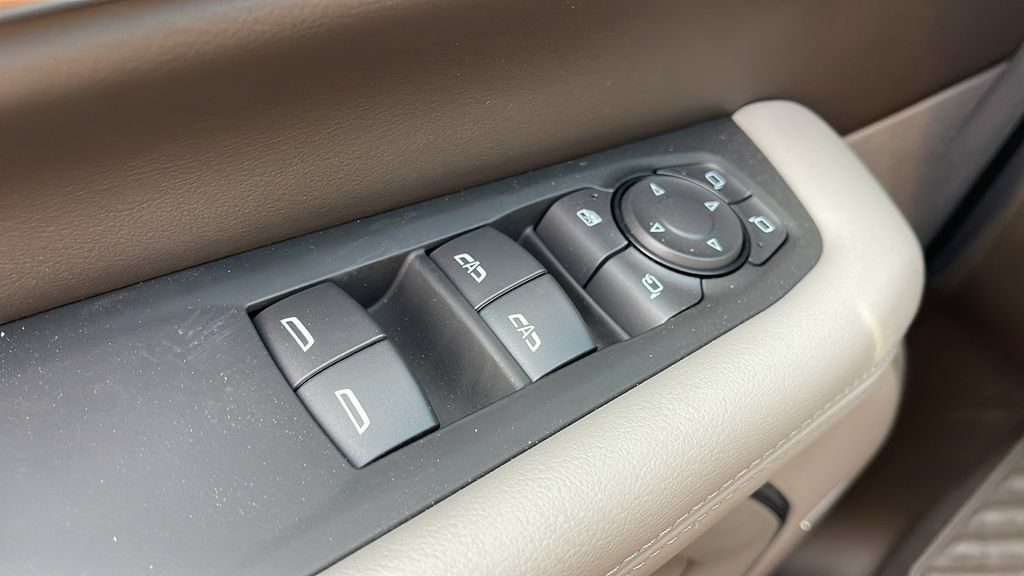 New 2026 GMC Yukon Elevation w/ Elevation Premium Package AWD/4WD image 30