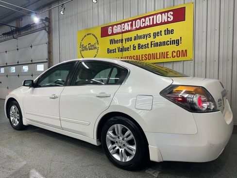 Used 2011 Nissan Altima 2.5 SL w/ 2.5SL Pkg FWD image 4