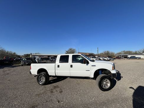 Used 2007 Ford F250 Lariat AWD/4WD image 2