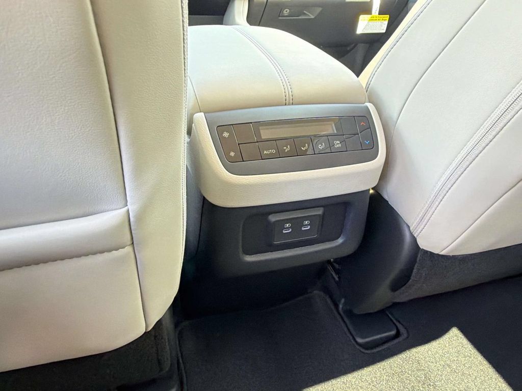 New 2026 Nissan Pathfinder SL AWD/4WD image 18