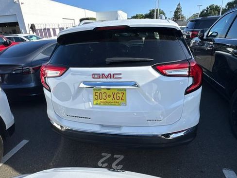 Used 2024 GMC Terrain SLT AWD/4WD image 6