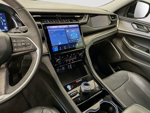 Used 2022 Jeep Grand Cherokee Limited 4xe w/ Luxury Tech Group II image 26