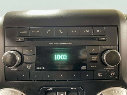 Used 2013 Jeep Wrangler Unlimited Sahara w/ Dual Top Group image 27