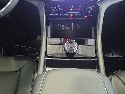 New 2025 Jeep Grand Cherokee Limited w/ Black Appearance Package image 20