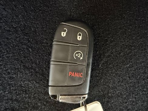 Used 2025 Jeep Compass Latitude AWD/4WD image 30