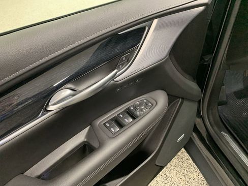Used 2025 Cadillac XT5 Premium Luxury w/ LPO, Floor Liner Package AWD/4WD image 11