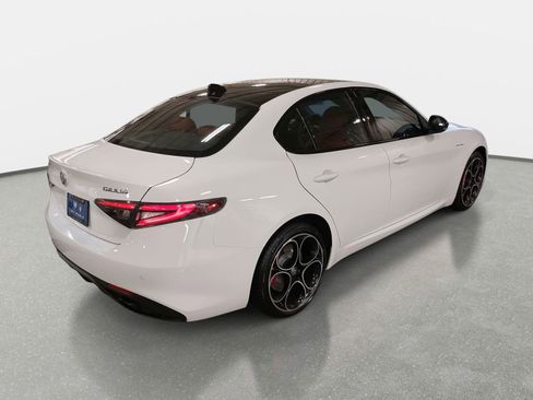 New 2025 Alfa Romeo Giulia w/ Veloce Package AWD image 5