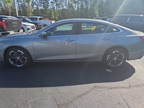 Used 2023 Chevrolet Malibu LT image 3