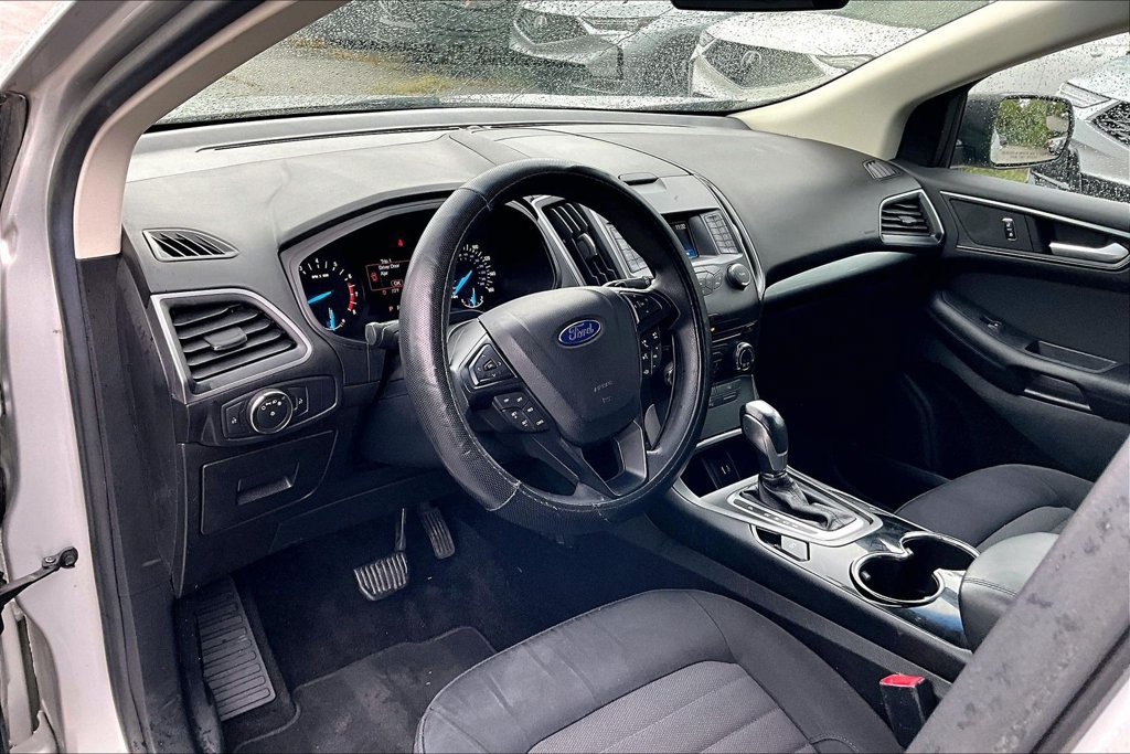 Used 2016 Ford Edge SE FWD image 12