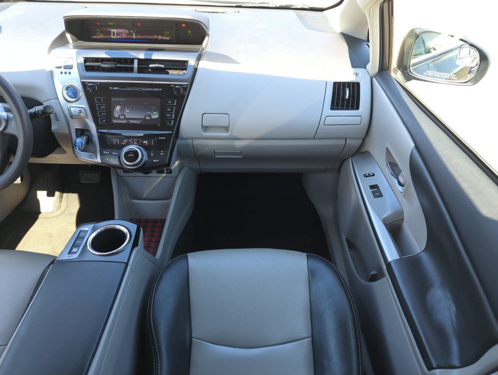 Used 2017 Toyota Prius V Two w/ Carpet Mat Package FWD image 16