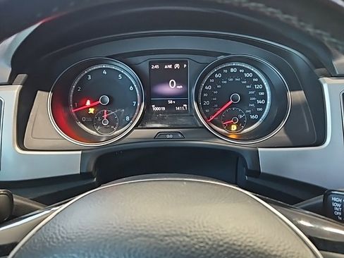 Used 2019 Volkswagen Atlas SE image 34