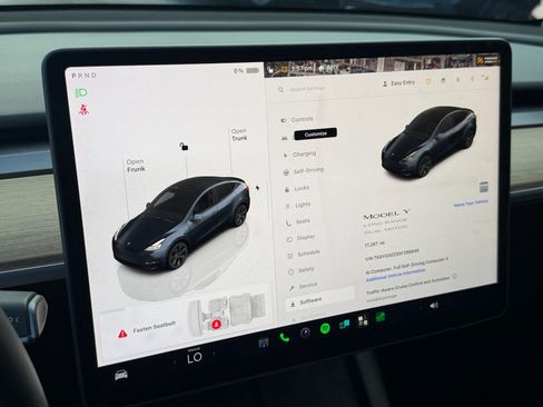 Used 2025 Tesla Model Y Long Range AWD/4WD image 23