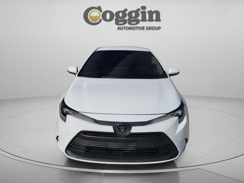 Certified 2023 Toyota Corolla LE FWD image 5