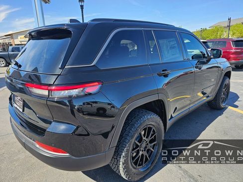 New 2026 Jeep Grand Cherokee Altitude AWD/4WD image 3