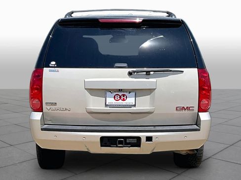 Used 2011 GMC Yukon SLT w/ SLT-2 Equipment Package RWD image 4