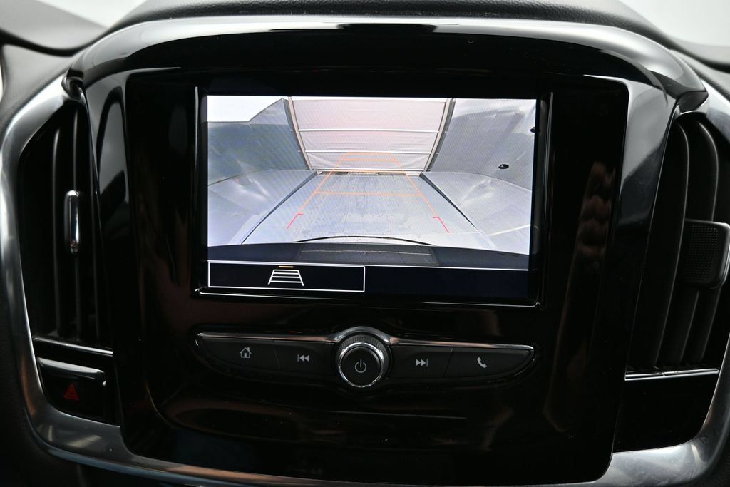 Used 2020 Chevrolet Traverse LT w/ LPO, Floor Liner Package FWD image 22