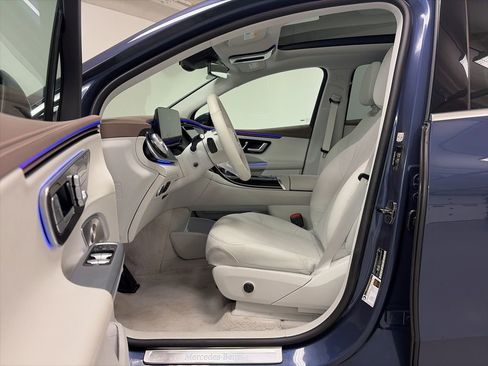 Used 2023 Mercedes-Benz EQE 350+ 4MATIC SUV w/ Exclusive Trim Package image 11