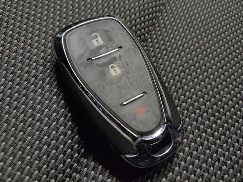 Used 2020 Chevrolet Traverse LS FWD image 32