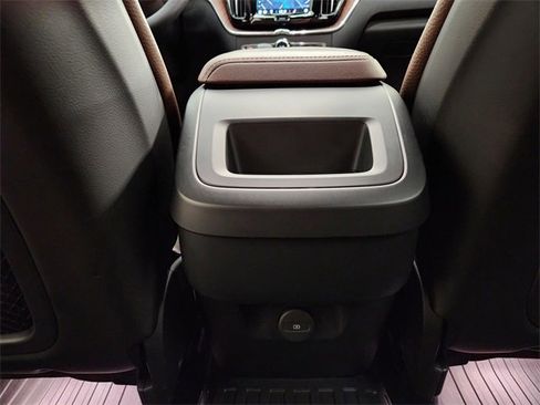 New 2025 Volvo XC60 B5 Plus w/ Protection Package Premier image 31