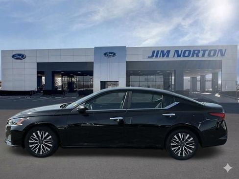 Used 2025 Nissan Altima 2.5 SV FWD image 8