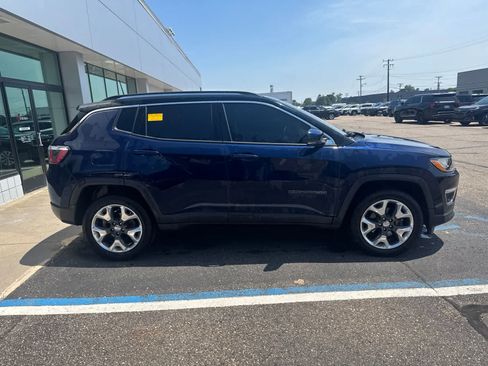Used 2019 Jeep Compass Limited AWD/4WD image 3