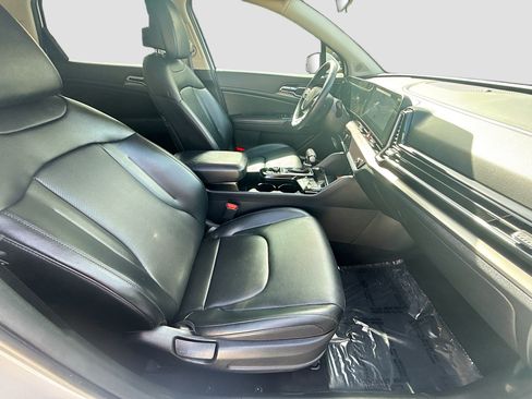 Used 2024 Kia Sportage EX FWD image 32