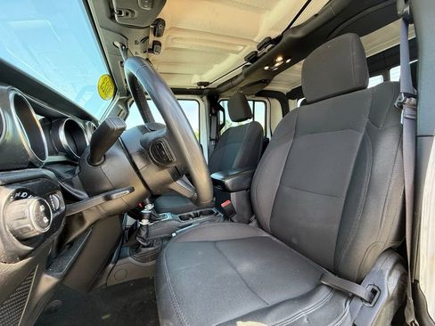 Used 2023 Jeep Gladiator Sport AWD/4WD image 4