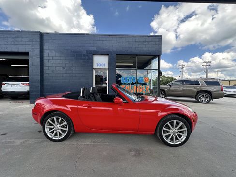 Used 2008 MAZDA MX-5 Miata Grand Touring RWD image 11