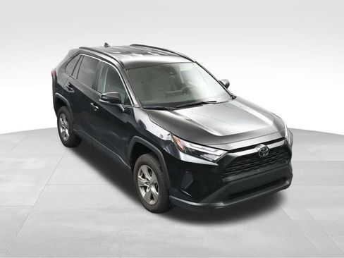Used 2025 Toyota RAV4 XLE FWD image 23