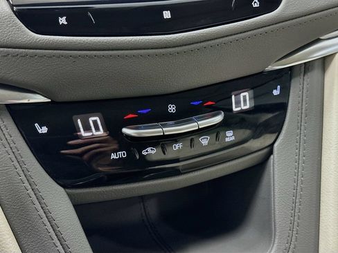Used 2021 Cadillac XT5 Premium Luxury w/ LPO, Floor Liner Package AWD/4WD image 18