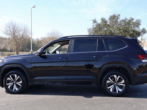 Certified 2024 Volkswagen Atlas SE image 4