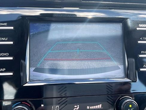 Used 2019 Toyota Camry SE FWD image 14