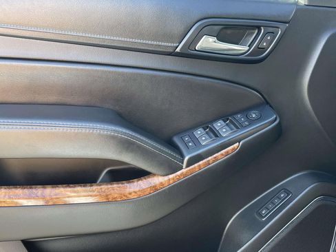 Used 2018 Chevrolet Suburban Premier image 23