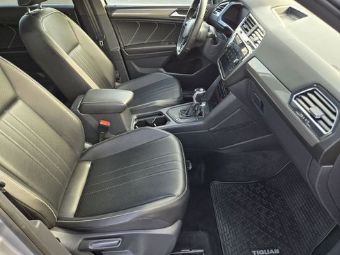 Used 2022 Volkswagen Tiguan SE R-Line FWD image 18