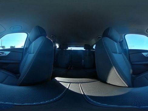 Used 2025 Chevrolet Blazer LT FWD image 37