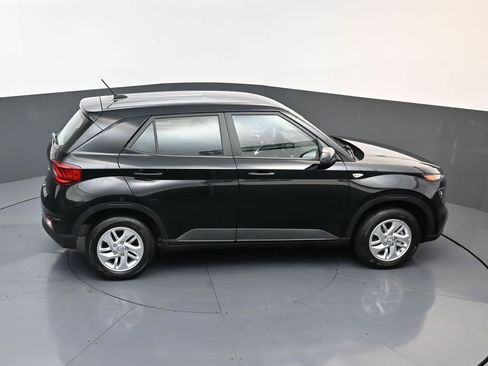 Used 2026 Hyundai Venue SE FWD image 15