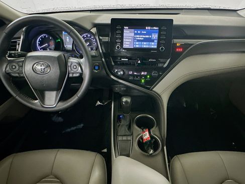 Used 2022 Toyota Camry SE w/ Convenience Package FWD image 27