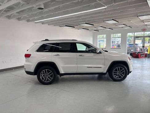 Used 2019 Jeep Grand Cherokee Limited AWD/4WD image 11