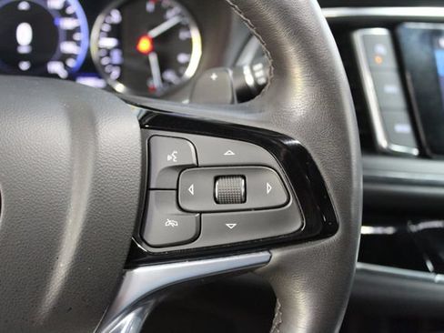 Used 2023 Buick Enclave Avenir w/ Avenir Technology Package AWD/4WD image 17